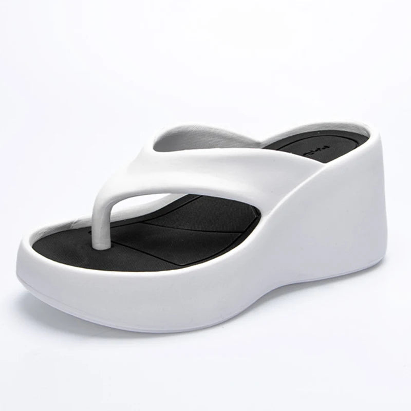 Chinelo Feminino Plataforma - Angelina Chinelo Feminino Plataforma - Angelina - Grupo 6 Conceito Shoes Branco 33-34 